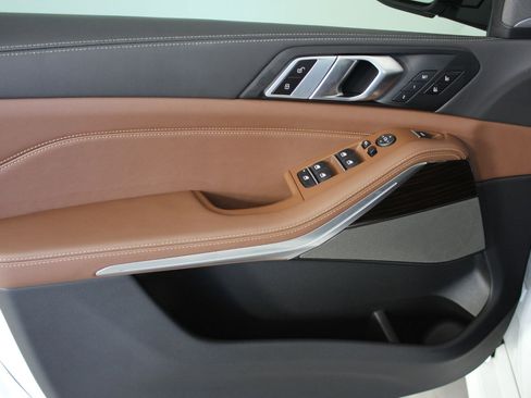 New 2026 BMW X5 M60i w/ Executive Package image 9