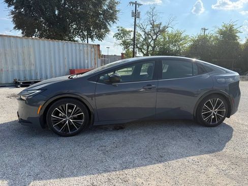 Used 2024 Toyota Prius XLE FWD image 4