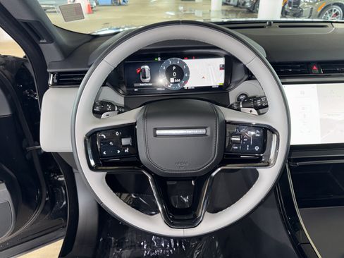 Used 2024 Land Rover Range Rover Velar Dynamic SE AWD/4WD image 5