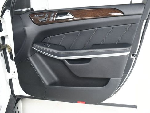 Used 2014 Mercedes-Benz GL 450 4MATIC image 23