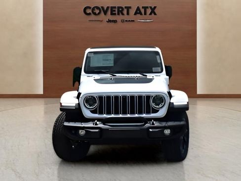 Used 2025 Jeep Wrangler Unlimited Sahara AWD/4WD image 8