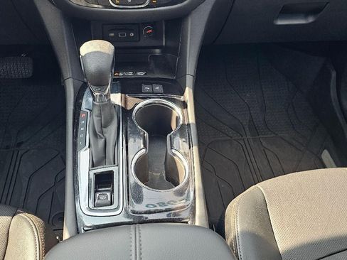 Used 2023 Chevrolet Equinox Premier FWD image 14