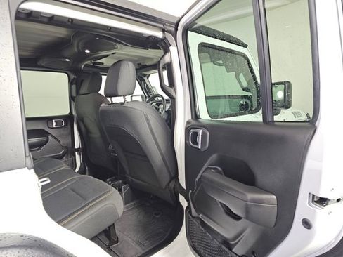 Used 2024 Jeep Wrangler Unlimited Sport image 16