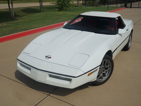 Used 1989 Chevrolet Corvette Convertible image 3