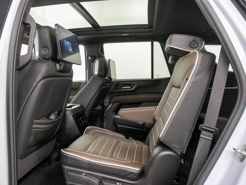 Used 2026 GMC Yukon Denali Ultimate AWD/4WD image 16