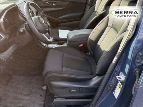 Used 2023 Subaru Ascent Premium w/ Convenience Package image 5