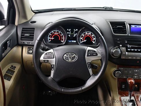 Used 2012 Toyota Highlander Limited w/ Tow Pkg image 31
