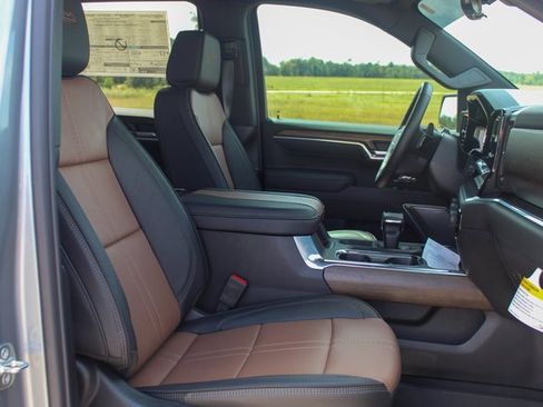 New 2025 Chevrolet Silverado 1500 High Country image 17