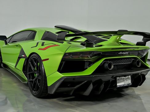 Used 2019 Lamborghini Aventador SVJ AWD/4WD image 11