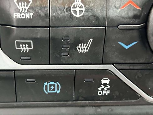 Used 2023 Jeep Wrangler Unlimited w/ Sun & Screen Package AWD/4WD image 29