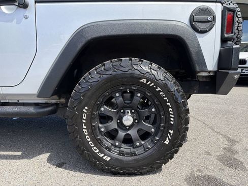 Used 2010 Jeep Wrangler Sport AWD/4WD image 3