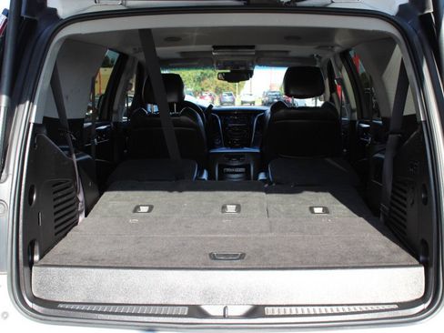 Used 2016 Cadillac Escalade Luxury AWD/4WD image 15