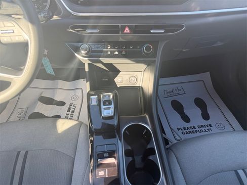 Used 2022 Hyundai Sonata SE image 11