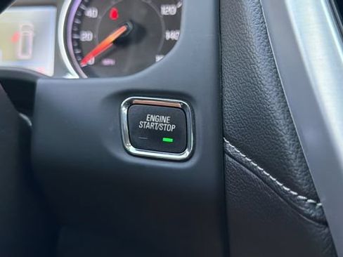 Used 2023 GMC Acadia SLE w/ Driver Convenience Package FWD image 28