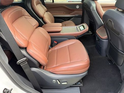 New 2027 Lincoln Navigator Reserve AWD/4WD image 18