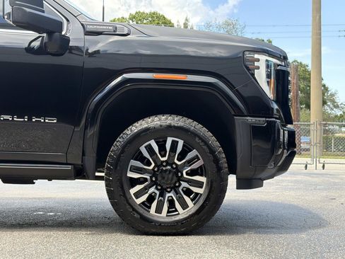 Used 2025 GMC Sierra 2500 Denali Ultimate w/ Max Trailering Package AWD/4WD image 3