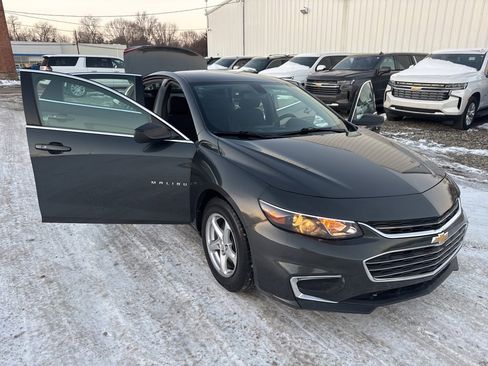 Used 2017 Chevrolet Malibu LS image 35