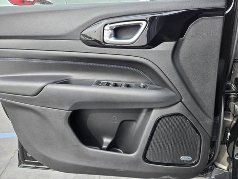 New 2026 Jeep Compass Latitude w/ Sun and Sound Group image 21