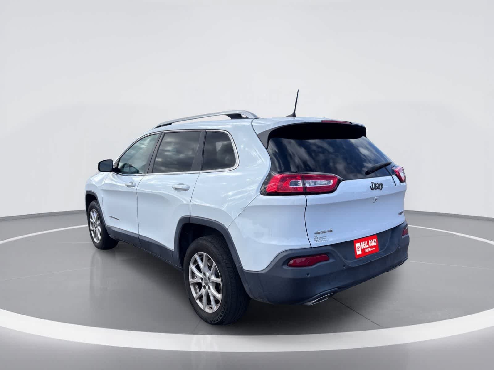 Used 2017 Jeep Cherokee Latitude w/ Safety/Convenience Group AWD/4WD image 4