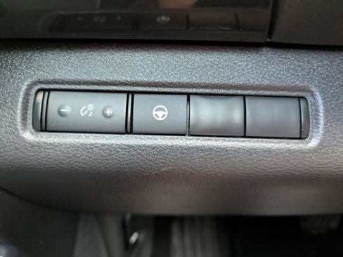 Used 2022 Nissan Pathfinder SV w/ SV Black Package image 29