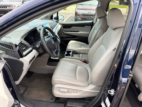 Used 2023 Honda Odyssey Touring image 10