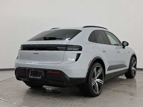 Certified 2025 Porsche Macan Turbo Electric AWD/4WD image 7
