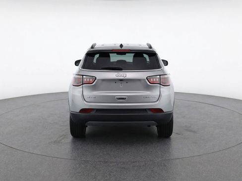 Used 2025 Jeep Compass Limited image 7