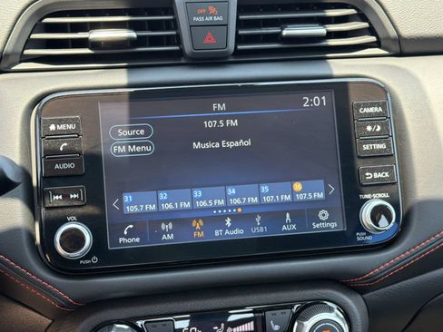 Used 2025 Nissan Versa SR FWD image 19