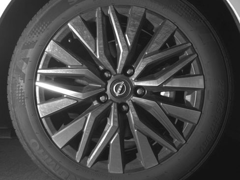 Used 2025 Nissan Altima 2.5 SV FWD image 13