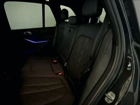 Used 2023 BMW X5 sDrive40i image 11