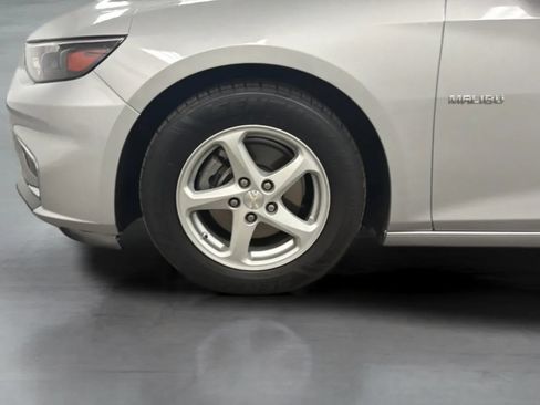 Used 2017 Chevrolet Malibu LS FWD image 29