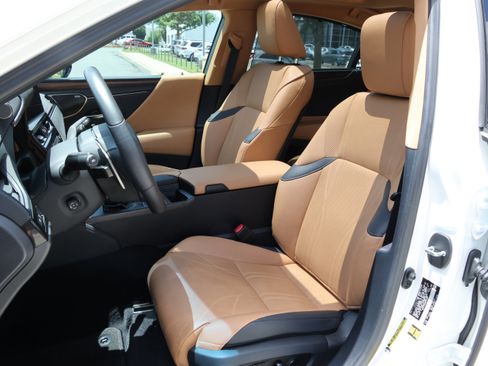Used 2022 Lexus ES 350 Ultra Luxury w/ Accessory Package 2 FWD image 34