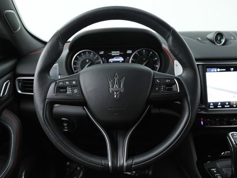 Certified 2023 Maserati Levante GT image 18