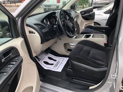 Used 2014 Dodge Grand Caravan SXT FWD image 8