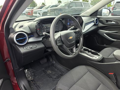 Used 2024 Chevrolet Trax LS FWD image 13