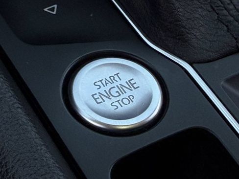 Used 2019 Volkswagen Atlas SEL R-Line FWD image 22