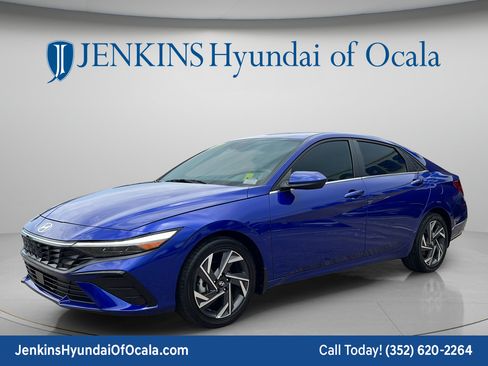 Certified 2025 Hyundai Elantra SEL FWD image 4