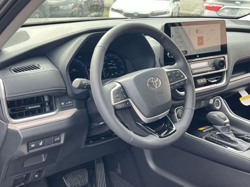 New 2026 Toyota Grand Highlander Limited image 12