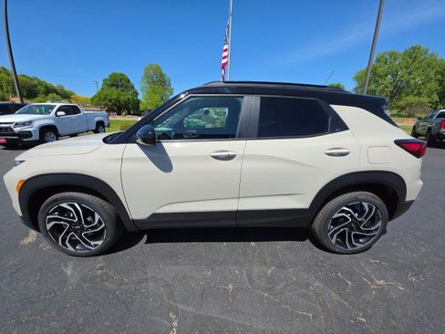 New 2026 Chevrolet TrailBlazer RS w/ Convenience Package AWD/4WD image 2