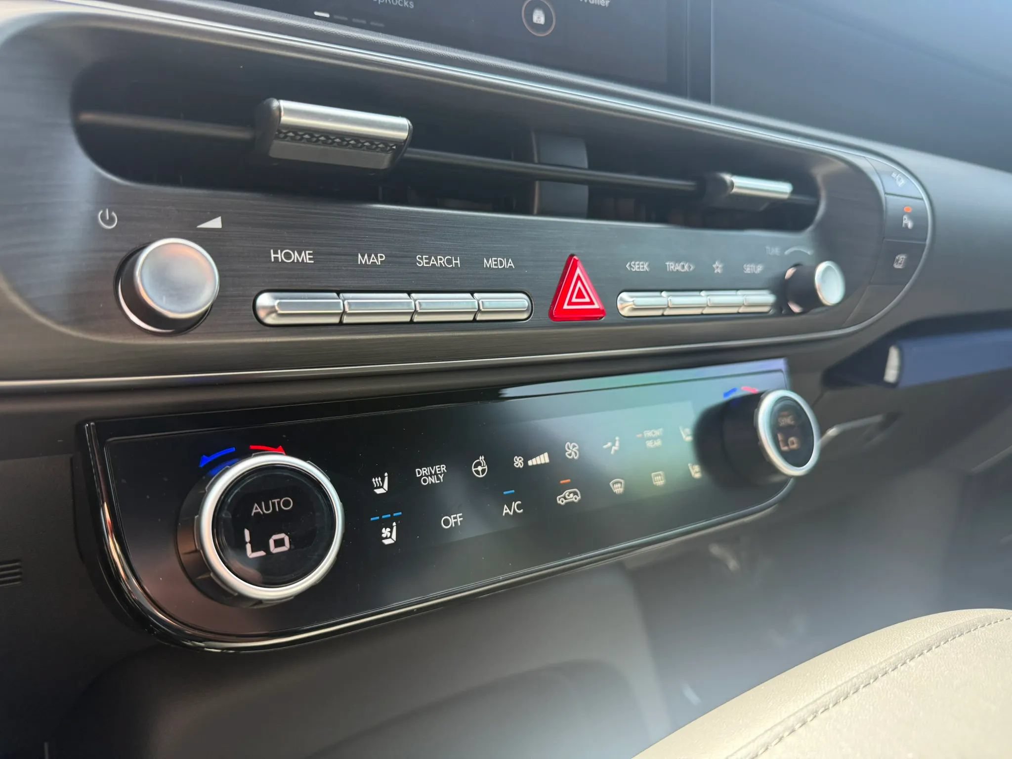 Used 2026 Hyundai Palisade Calligraphy AWD/4WD image 16