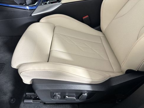 Used 2025 BMW X3 xDrive30i w/ M Sport Package image 12