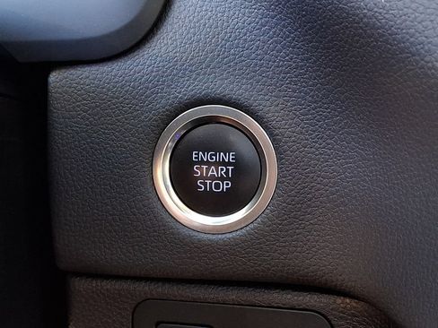 Used 2024 Toyota Tundra Limited AWD/4WD image 19