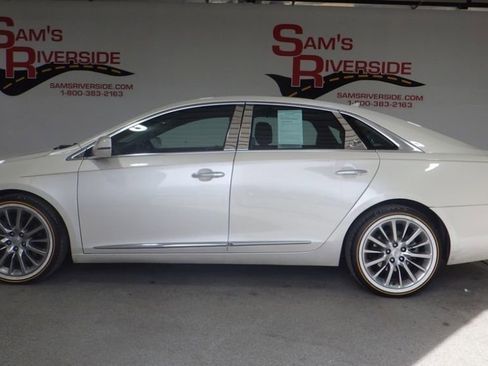 Used 2013 Cadillac XTS Premium image 2