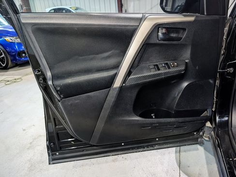 Used 2014 Toyota RAV4 LE AWD/4WD image 13