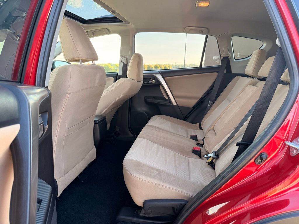 Used 2015 Toyota RAV4 XLE FWD image 5