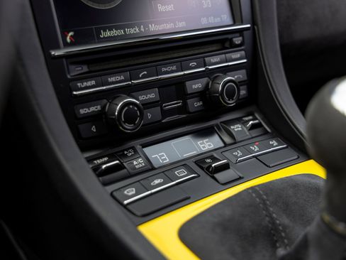Certified 2016 Porsche Boxster Spyder RWD image 40