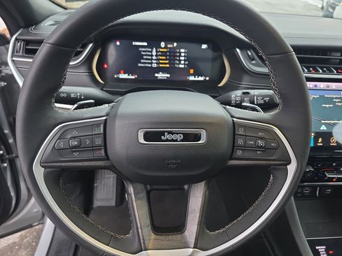 Used 2024 Jeep Grand Cherokee L Limited w/ Luxury Tech Group II image 19