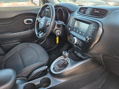 Used 2019 Kia Soul + FWD image 14