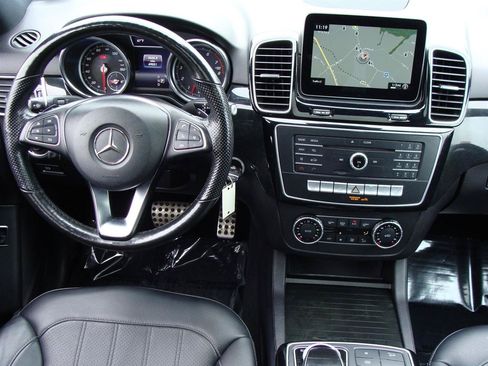 Used 2019 Mercedes-Benz GLE 400 4MATIC image 9