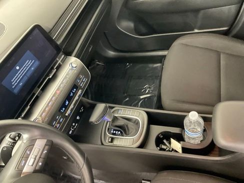 Used 2025 Hyundai Kona SEL FWD image 19